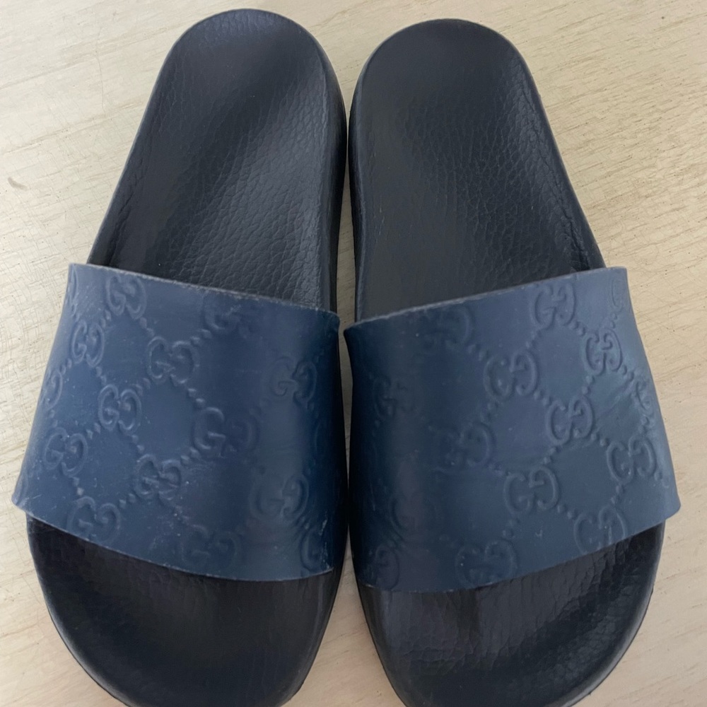 Gucci slides size 7